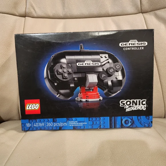 LEGO SEGA Genesis Controller Set - Black and Red - Picture 1 of 3